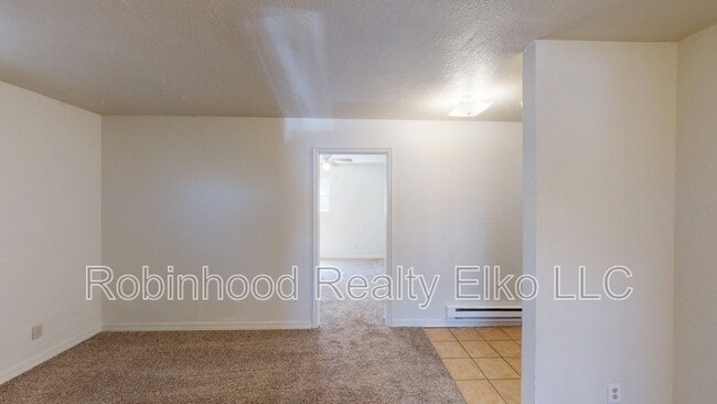 Building Photo - 741 Elm St