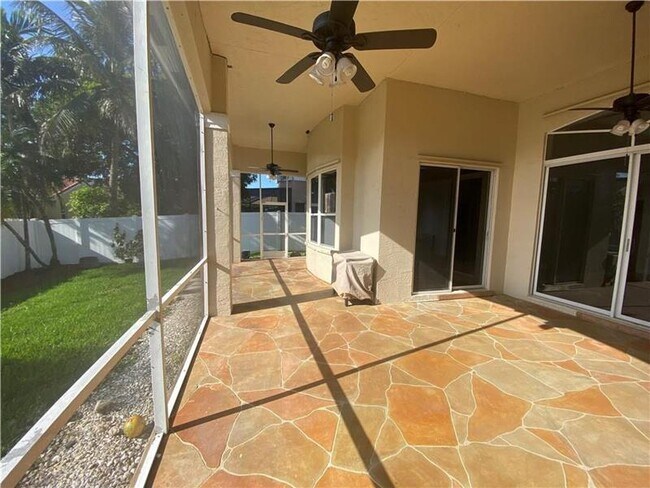 Building Photo - 327 SW 188th Terrace