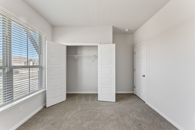 Building Photo - 229 Stag Way