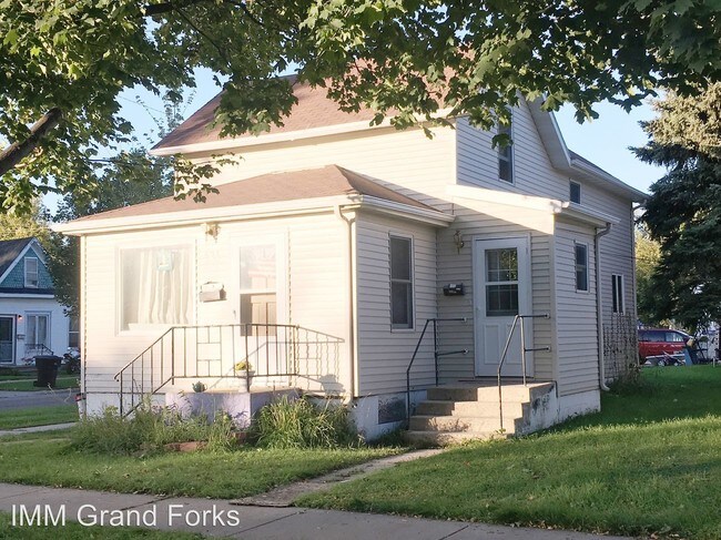 Building Photo - 524 N 7th St