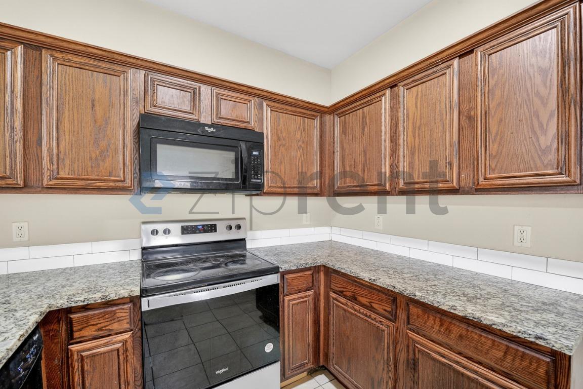 Building Photo - 2361 Homewood Ln