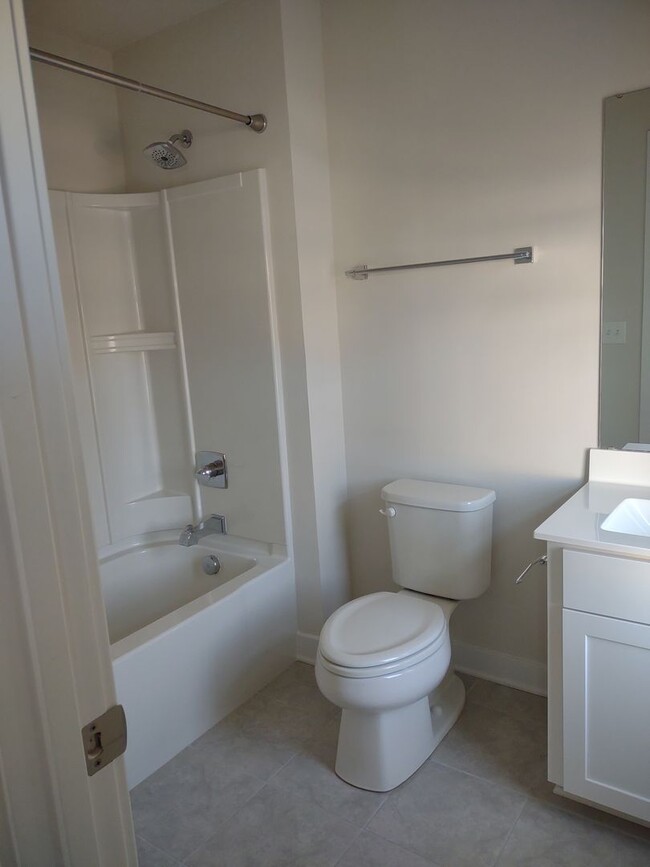 Building Photo - Superlative 6 Bedroom, 5 Bathroom Home in ...