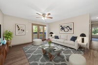Building Photo - 1317 Esic Dr