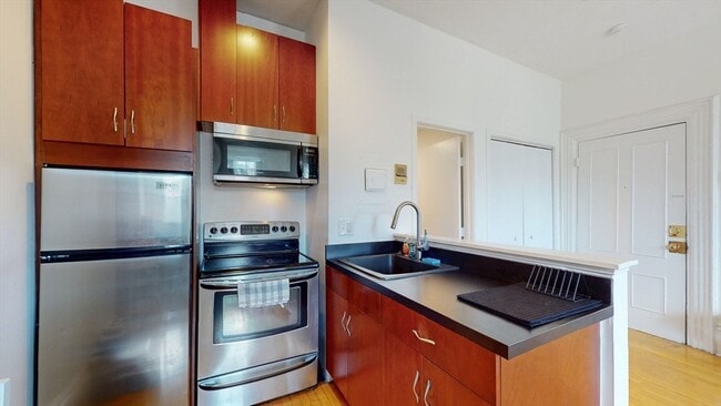 Building Photo - 703 Massachusetts Ave