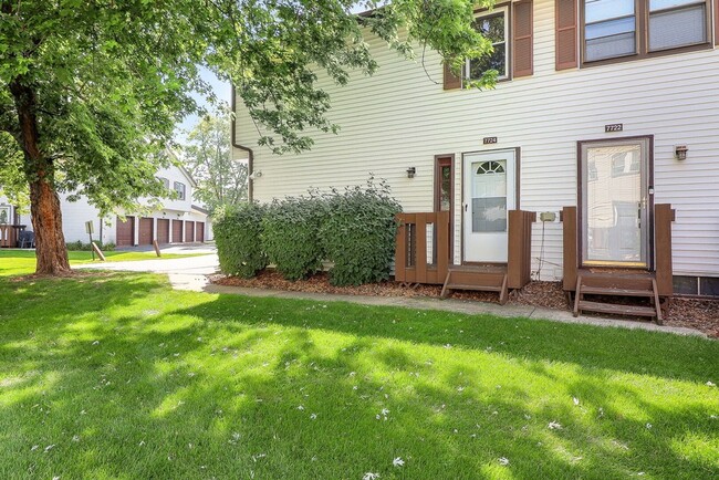 Building Photo - 7724 W Douglas Ct