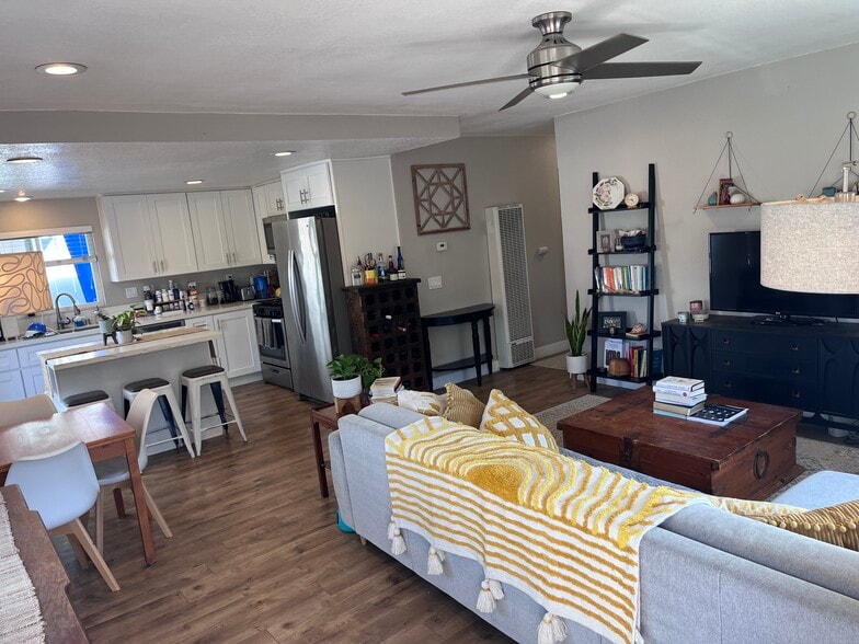 Building Photo - 3675 Cherokee Ave