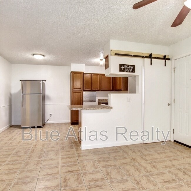 Building Photo - 4816 Wellesley Ave