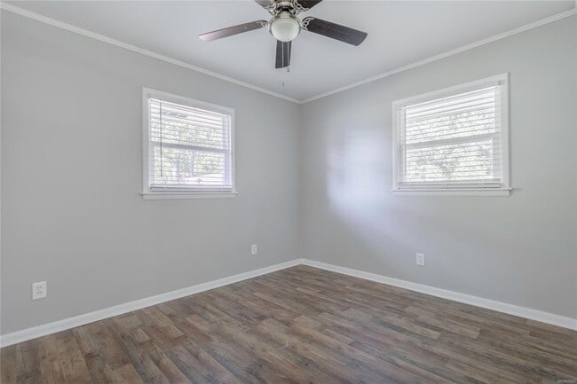Building Photo - 221 Moncrief St