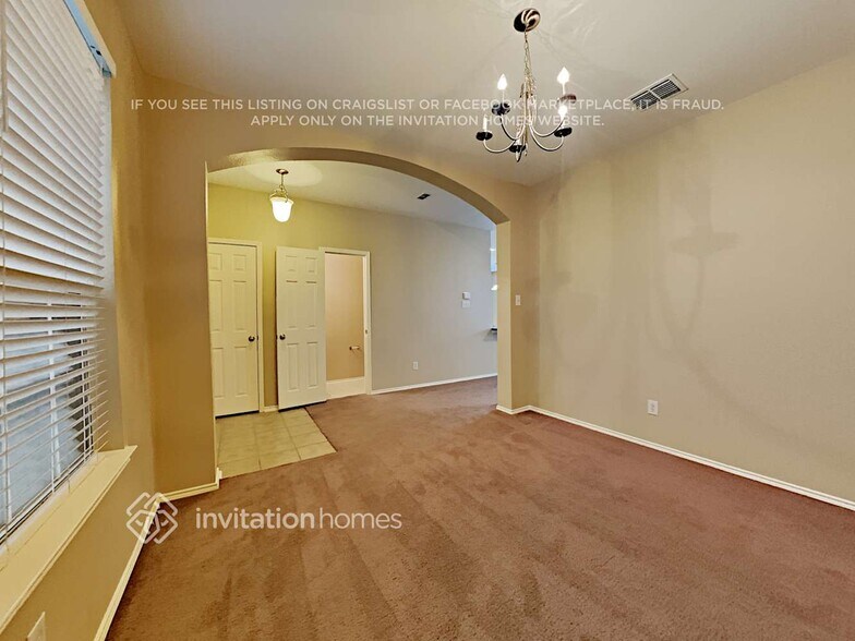 Building Photo - 1116 Sweetwater Dr