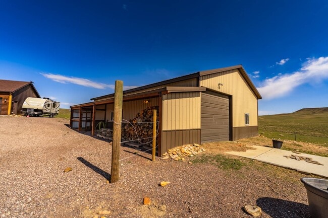Building Photo - 67 Cowboy Wy