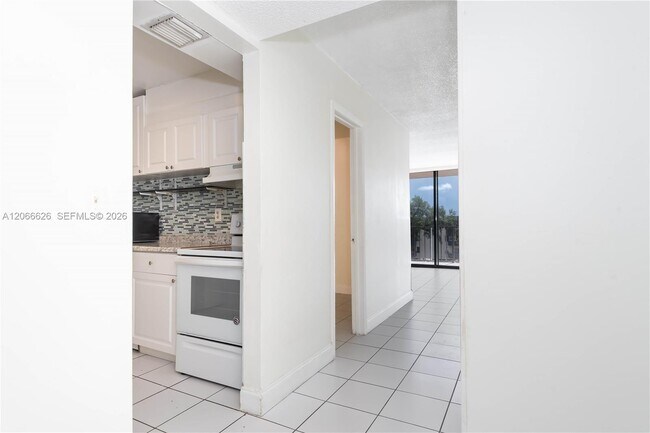Building Photo - 16751 NE 9th Ave