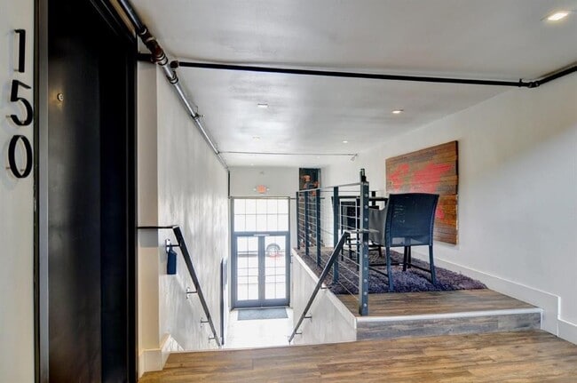 Building Photo - 1329 College Ave