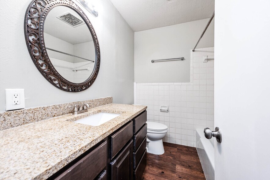 Bathroom - 4111 Victoria Ave