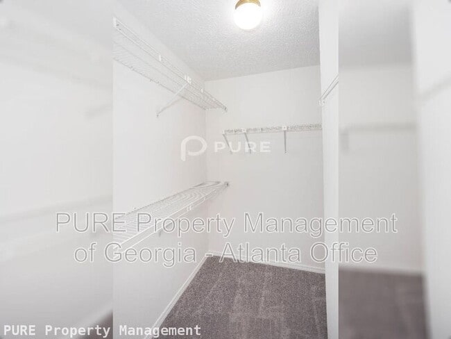Building Photo - 2408 Country Park Dr