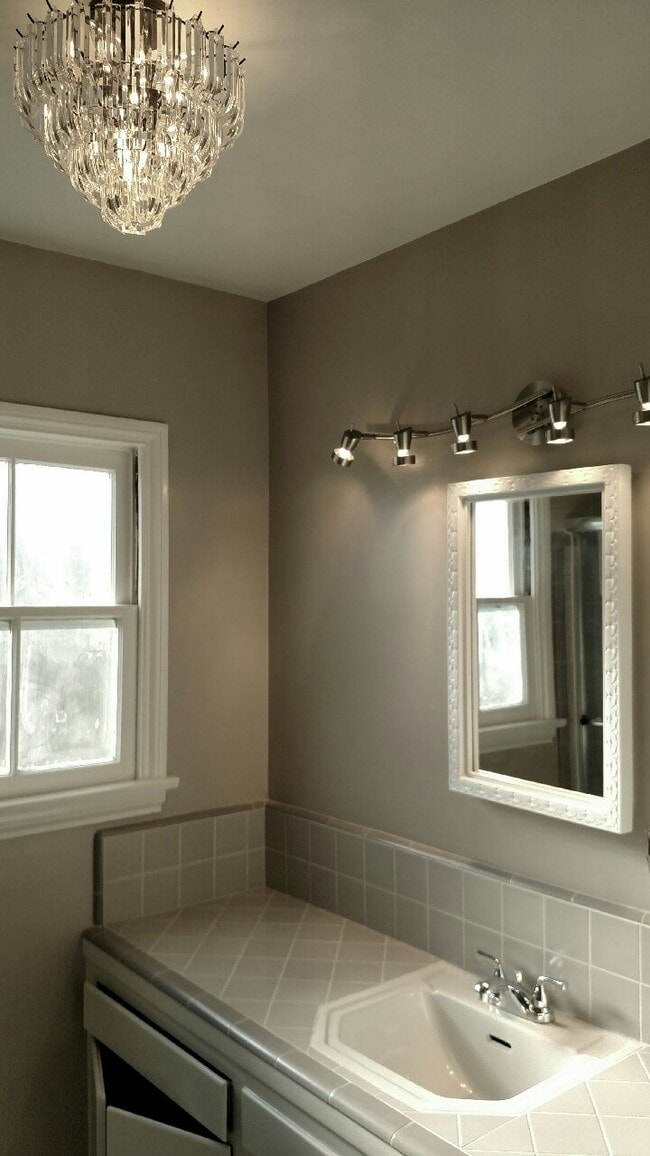 Hall Bathroom - 5835 Tellefson Rd