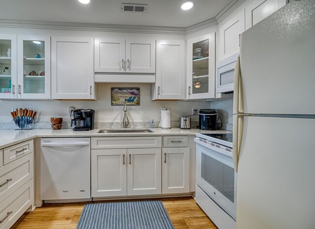 Building Photo - MY HAPPY PLACE 2.0 NOW WELCOMING YOUR FURRY FRIENDS - PRICE REDUCED