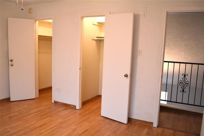 Building Photo - 942 Grand Jct Dr