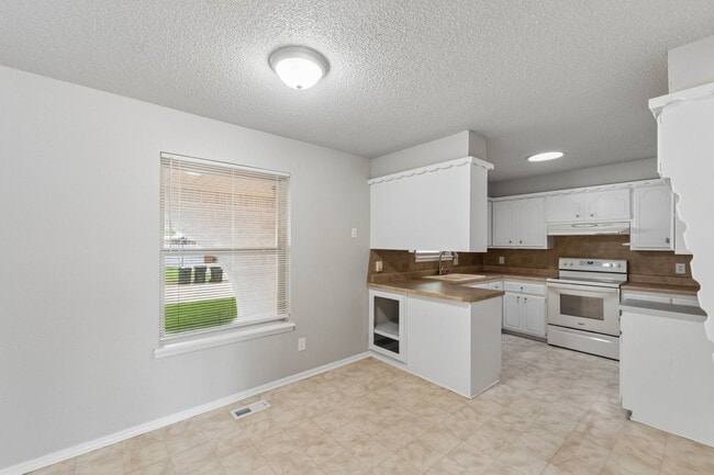 Building Photo - newly renovated 3 bed in Moore