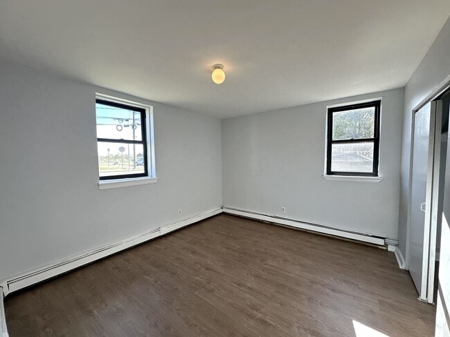 Building Photo - 25 Henry Ave