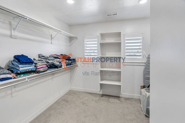 Building Photo - 213 W Prickly Pear Dr