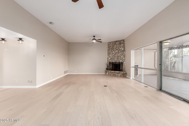 Building Photo - 5 Inner Cir