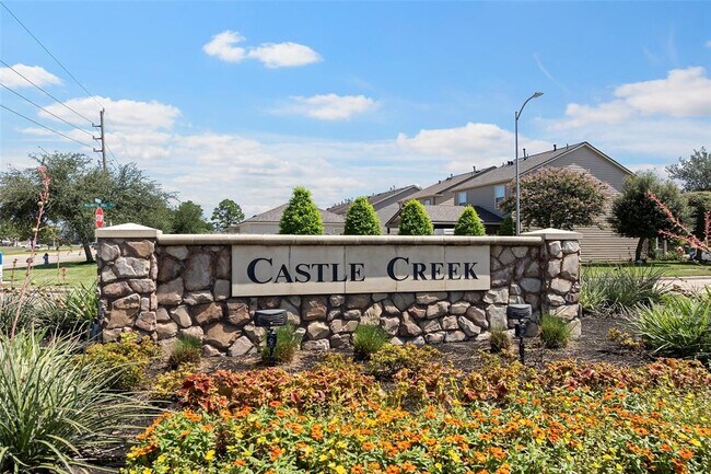 Building Photo - 16879 Mammoth Springs Dr