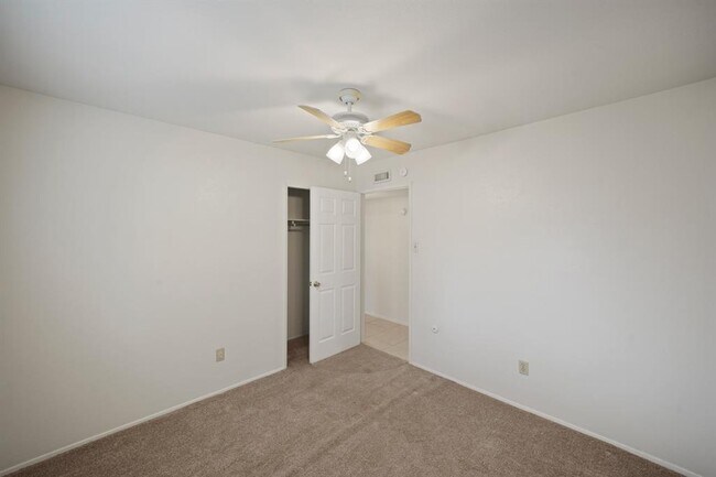 Building Photo - 15822 Danford Dr