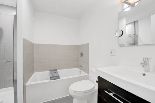 Building Photo - 1626 N Spaulding Ave