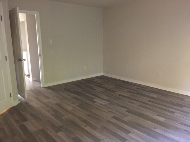Building Photo - 3919 Beethoven Ct