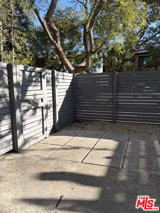 Building Photo - 2425 Ocean Ave