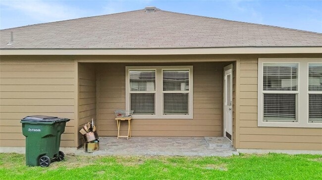 Building Photo - 117 Blanco Dr