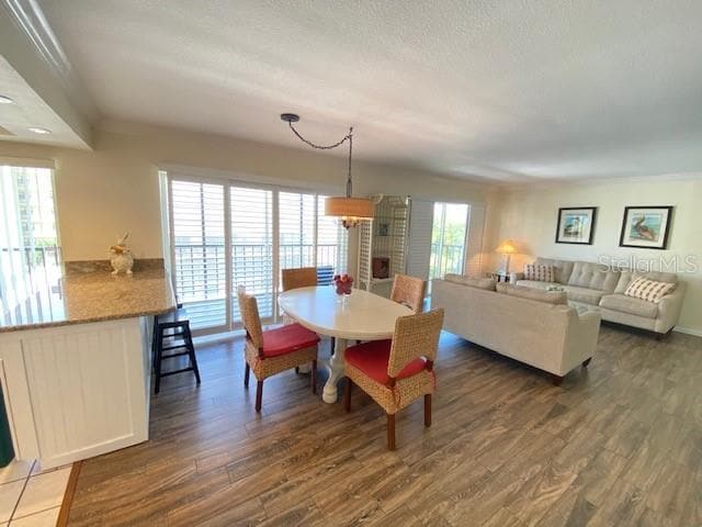 Building Photo - 2700 Cove Cay Dr