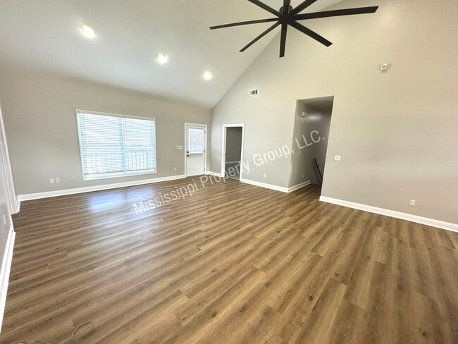 Building Photo - 4BD/4.5BA FOR RENT