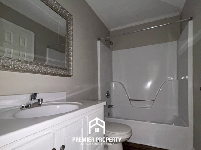 Building Photo - 9893 Cherokee Dr