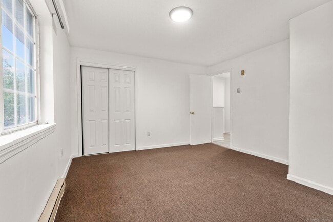 Building Photo - 123 Sumac St