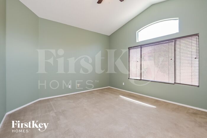 Building Photo - 6951 W Red Rock Dr