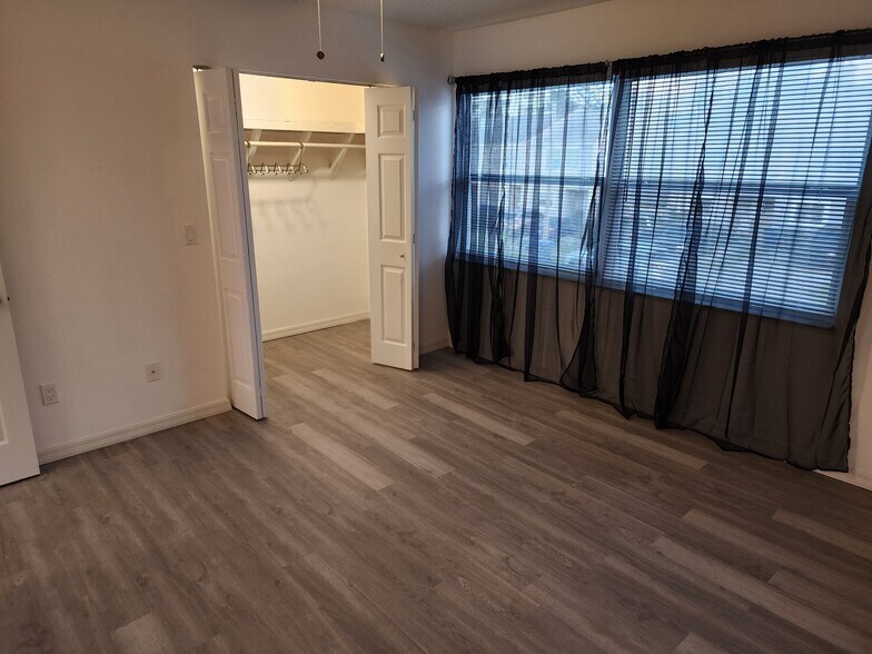 Building Photo - 3001 S Pines Dr