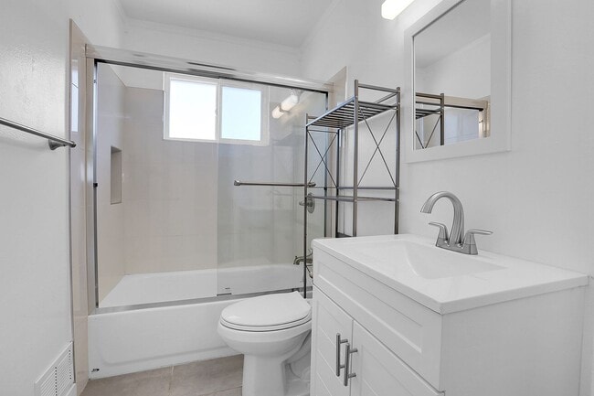 Building Photo - 4 bedroom, 2 bath Home in Golden