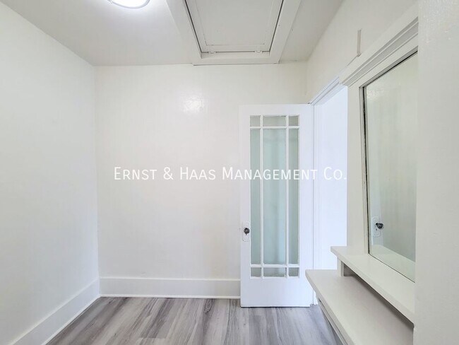 Building Photo - Charming 1+ Bedroom California Bungalow home!