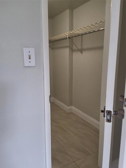 Building Photo - 4500 N Federal Hwy