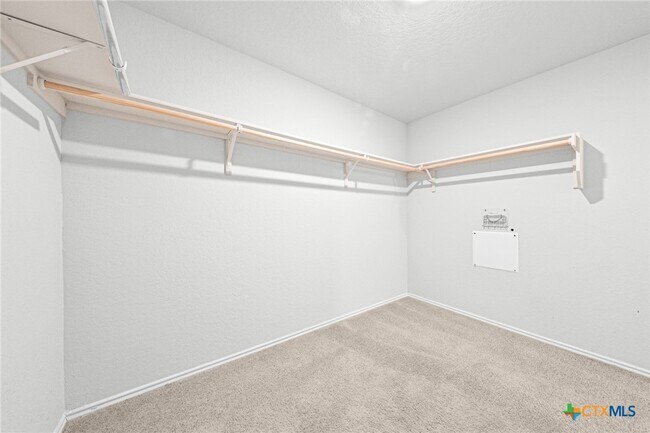 Building Photo - 813 Indigo Wy