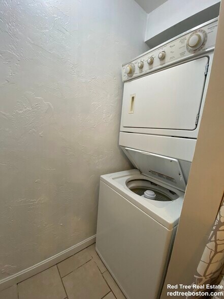 Building Photo - 1402 Lagrange St