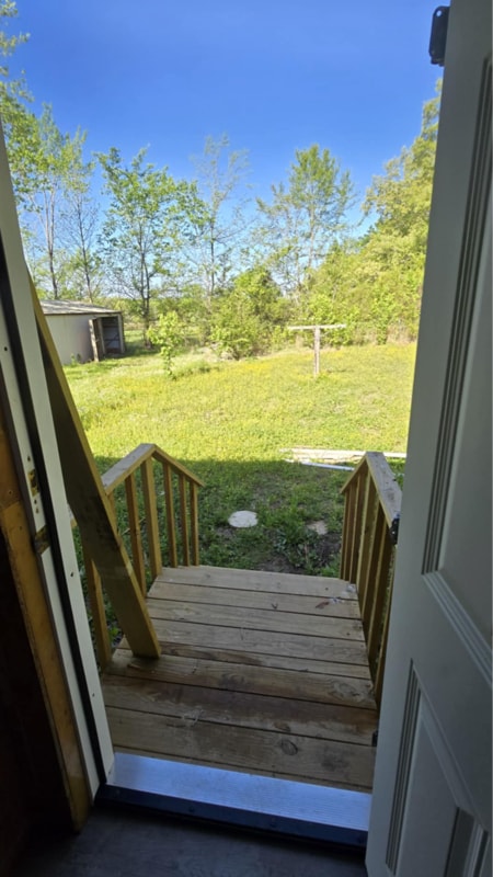 Building Photo - 125 Clint St