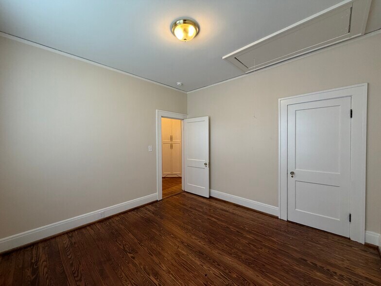 Building Photo - 304 Atlantic Christian Col Dr W