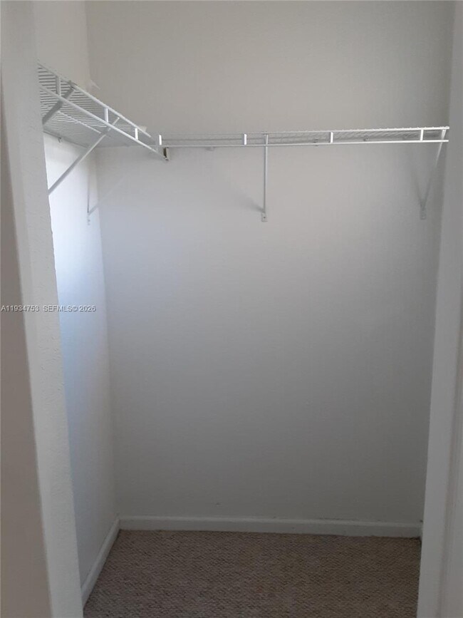 Building Photo - 3760 NE 9th Ct