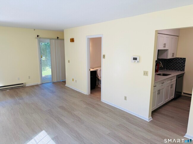 Building Photo - 64 Deerwood Ln
