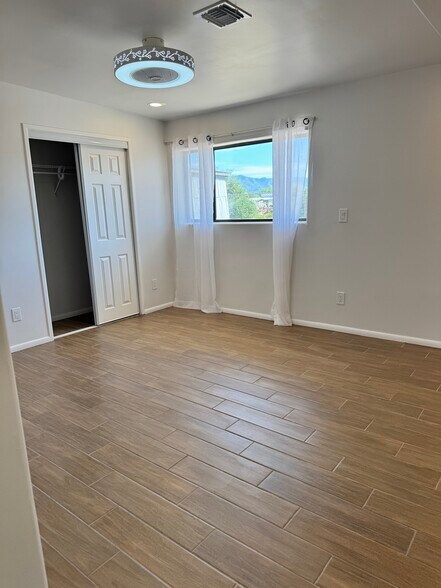 Building Photo - 1416 N El Rio Dr