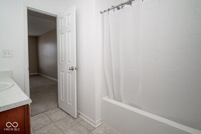 Building Photo - Spacious 4-Bedroom Home with Walk-In Closet & Community Pool in Greenwood