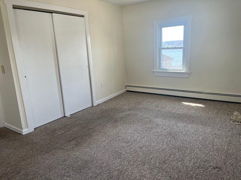 master bedroom - 110 Bayview Ave