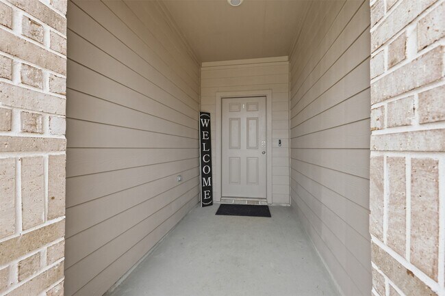 Building Photo - 17719 Winfall Dr